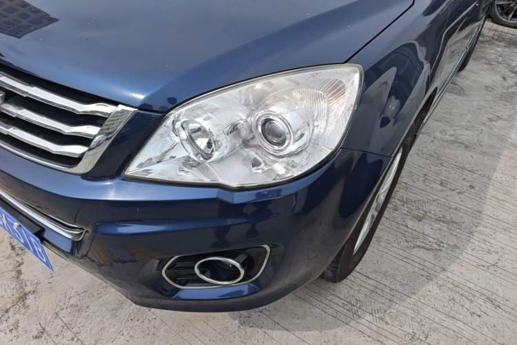 Used Haval H6 2015 Upgraded Model 1.5T Manual Two-Wheel Drive Elite Version Left Front Headlight