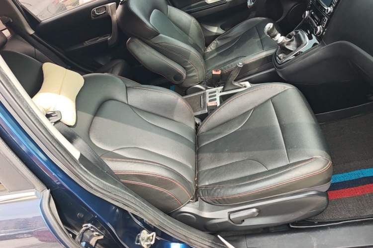 Used Haval H6 2015 Upgraded Model 1.5T Manual Two-Wheel Drive Elite Version Right Front Seat