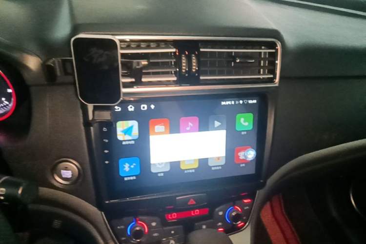 Used Haval H6 2015 Sport Edition 1.5T Automatic Two-Wheel Drive Luxury Model Audio And AC Panel
