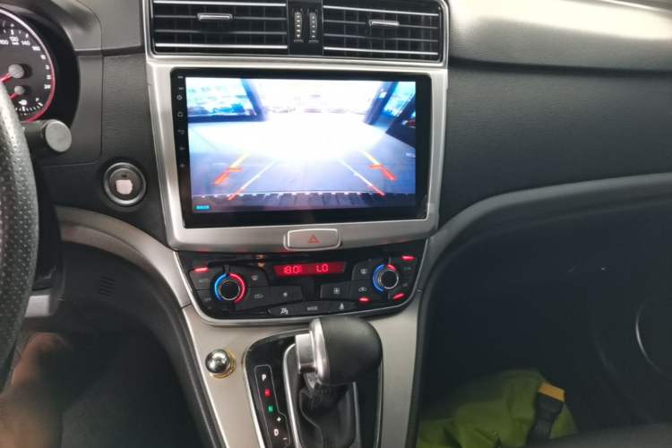 Used Haval H6 2015 Sport Edition 1.5T Automatic Two-Wheel Drive Luxury Model Audio And AC Panel