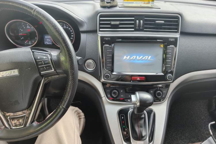 Used Haval H6 2015 Sport Edition 1.5T Automatic Two-Wheel Drive Luxury Model Audio And AC Panel