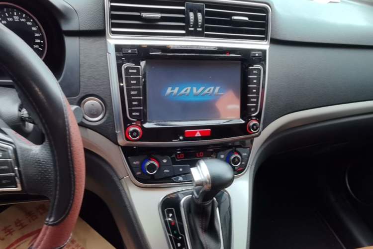 Used Haval H6 2015 Sport Edition 1.5T Automatic Two-Wheel Drive Luxury Model Audio And AC Panel