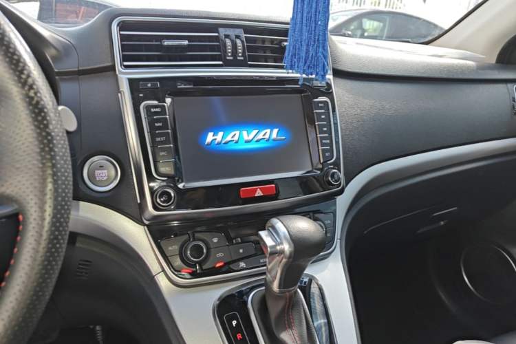 Used Haval H6 2015 Sport Edition 1.5T Automatic Two-Wheel Drive Luxury Model Audio And AC Panel