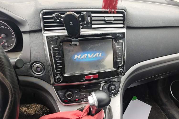 Used Haval H6 2015 Sport Edition 1.5T Automatic Two-Wheel Drive Luxury Model Audio And AC Panel
