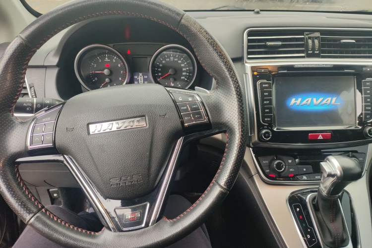 Used Haval H6 2015 Sport Edition 1.5T Automatic Two-Wheel Drive Luxury Model Center Console