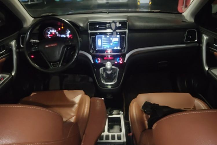 Used Haval H6 2015 Sport Edition 1.5T Manual Two-Wheel Drive Elite Model Center Console