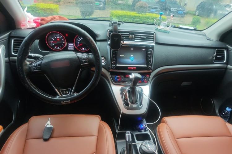 Used Haval H6 2015 Sport Edition 1.5T Automatic Two-Wheel Drive Luxury Model Center Console