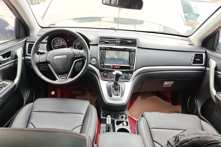Used Haval H6 2015 Sport Edition 1.5T Automatic Two-Wheel Drive Luxury Model Center Console