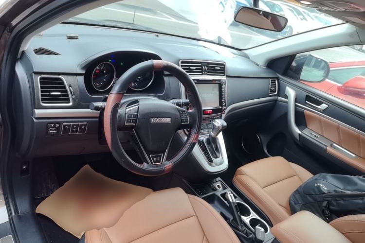 Used Haval H6 2015 Sport Edition 1.5T Automatic Two-Wheel Drive Luxury Model Center Console