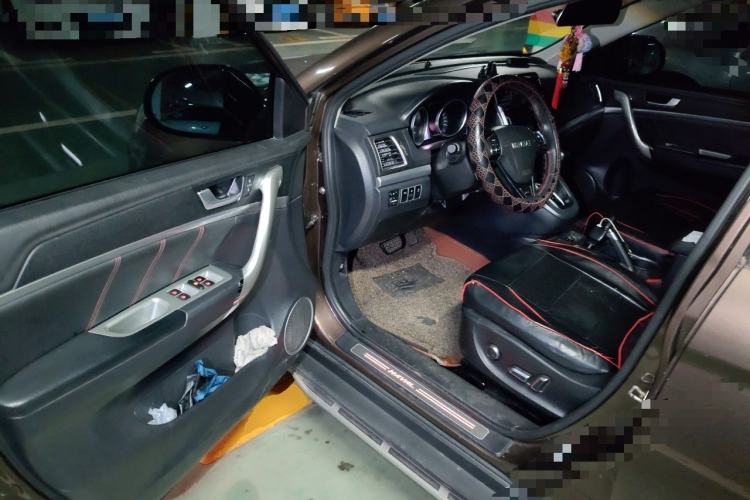 Used Haval H6 2015 Sport Edition 1.5T Automatic Two-Wheel Drive Luxury Model Driver Seat