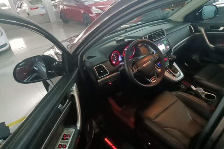 Used Haval H6 2015 Sport Edition 1.5T Automatic Two-Wheel Drive Luxury Model Driver Seat
