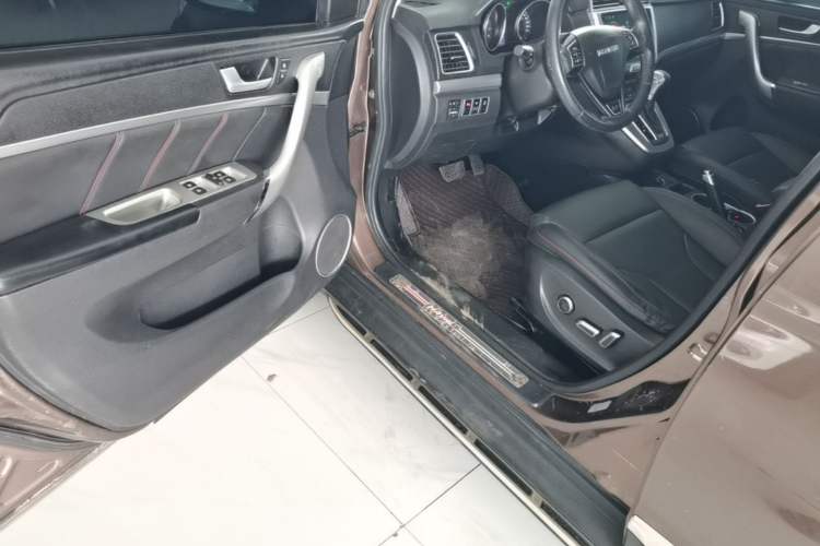Used Haval H6 2015 Sport Edition 1.5T Automatic Two-Wheel Drive Luxury Model Driver Seat