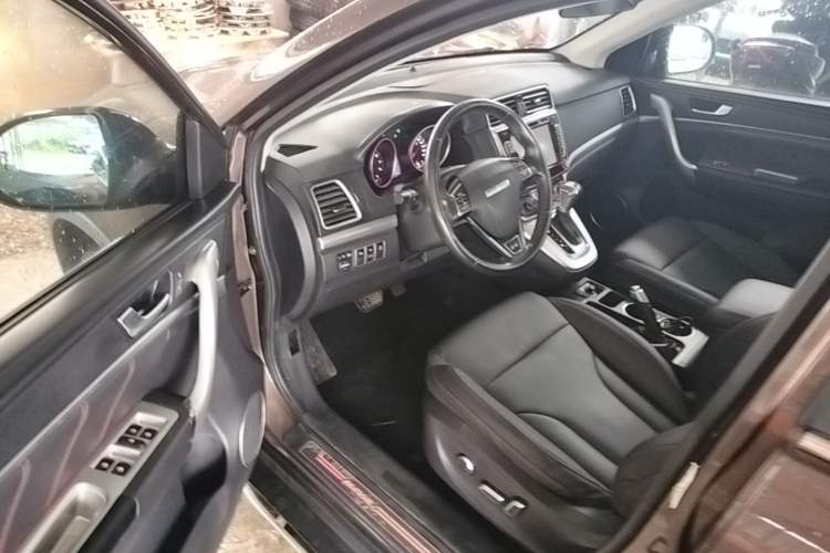 Used Haval H6 2015 Sport Edition 1.5T Automatic Two-Wheel Drive Luxury Model Driver Seat