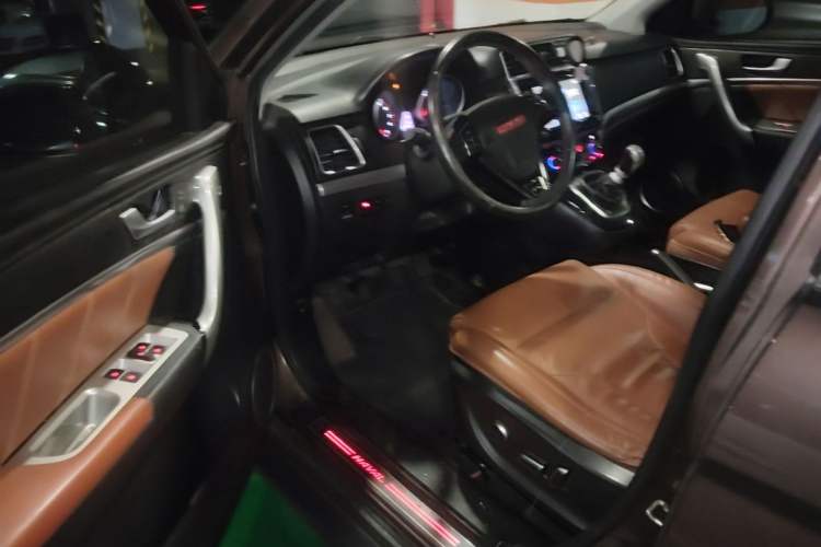 Used Haval H6 2015 Sport Edition 1.5T Manual Two-Wheel Drive Elite Model Driver Seat