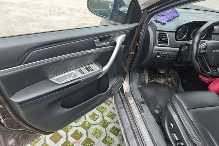 Used Haval H6 2015 Sport Edition 1.5T Automatic Two-Wheel Drive Luxury Model Driver Seat
