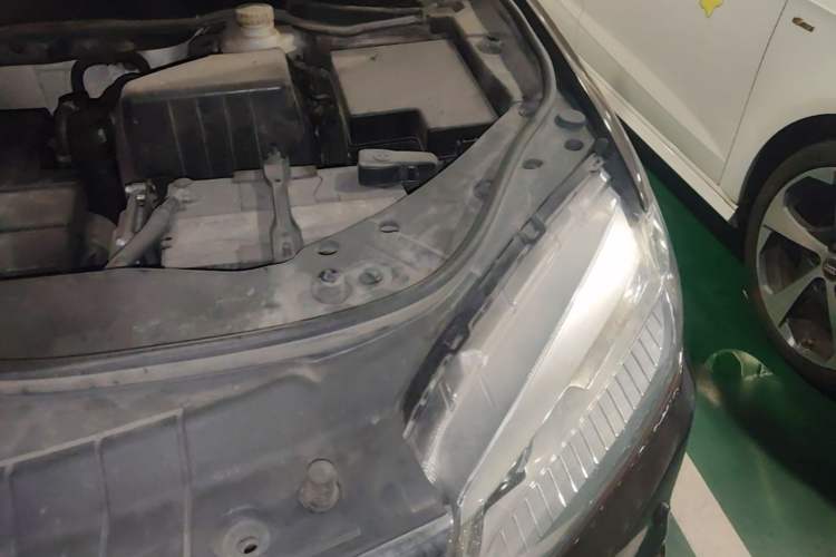 Used Haval H6 2015 Sport Edition 1.5T Manual Two-Wheel Drive Elite Model Engine Bay Left