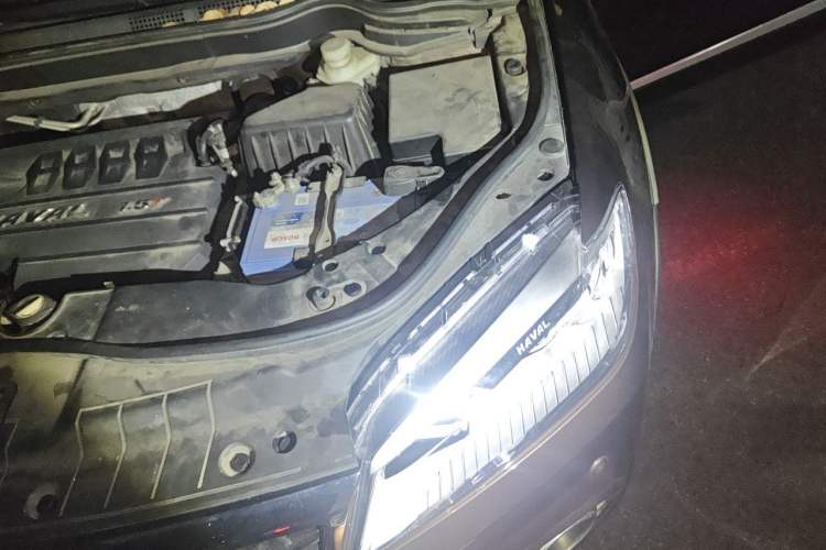 Used Haval H6 2015 Sport Edition 1.5T Automatic Two-Wheel Drive Luxury Model Engine Bay Left