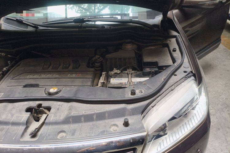 Used Haval H6 2015 Sport Edition 1.5T Automatic Two-Wheel Drive Luxury Model Engine Bay Left