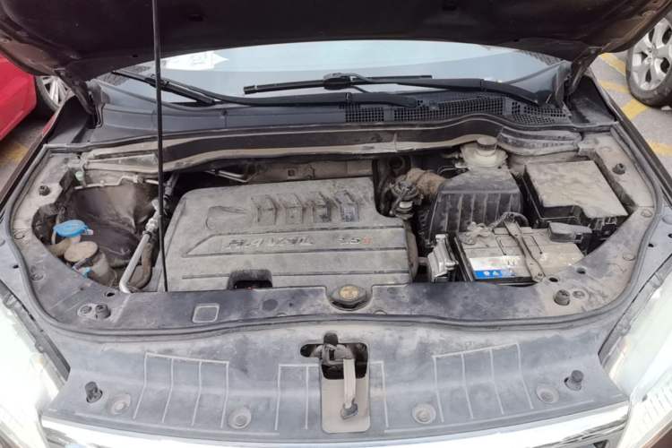 Used Haval H6 2015 Sport Edition 1.5T Automatic Two-Wheel Drive Luxury Model Engine Bay