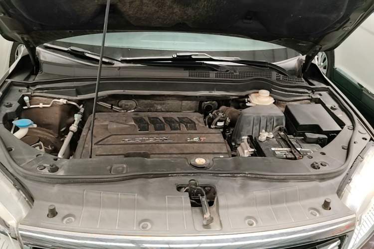 Used Haval H6 2015 Sport Edition 1.5T Automatic Two-Wheel Drive Luxury Model Engine Bay