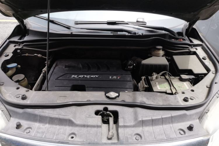 Used Haval H6 2015 Sport Edition 1.5T Automatic Two-Wheel Drive Luxury Model Engine Bay