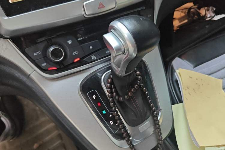 Used Haval H6 2015 Sport Edition 1.5T Automatic Two-Wheel Drive Luxury Model Gear Lever
