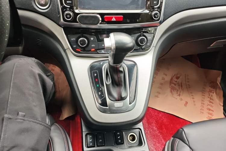 Used Haval H6 2015 Sport Edition 1.5T Automatic Two-Wheel Drive Luxury Model Gear Lever