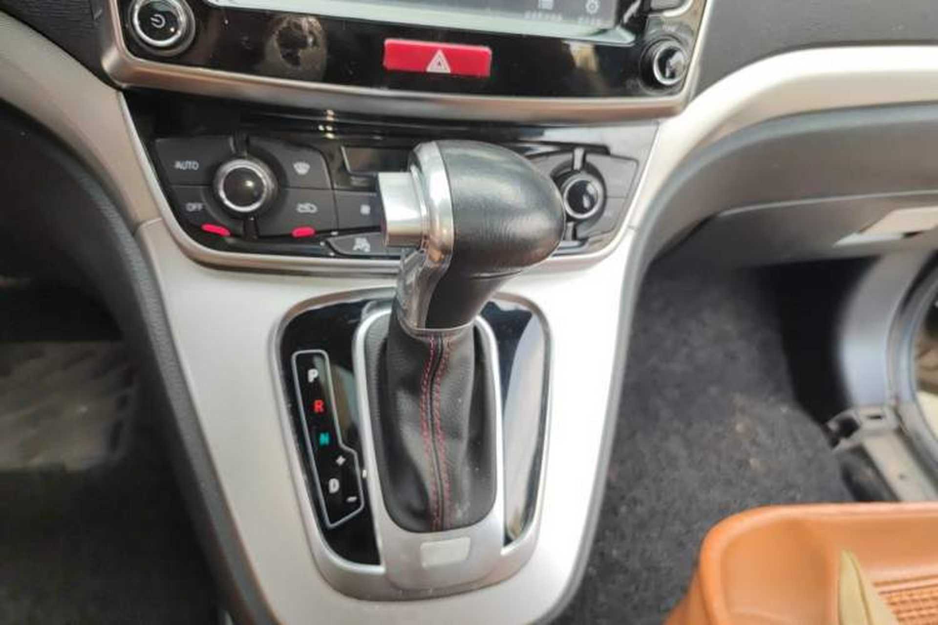 Used Haval H6 2015 Sport Edition 1.5T Automatic Two-Wheel Drive Luxury Model Gear Lever