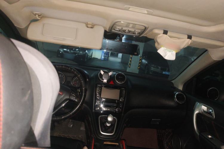 Used Haval H6 2015 Upgraded Model 1.5T Manual Two-Wheel Drive Elite Version Headliner
