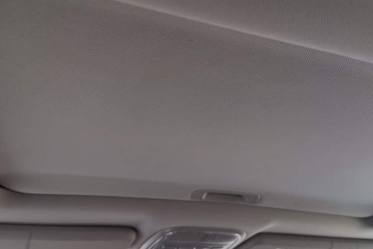 Used Haval H6 2015 Sport Edition 1.5T Automatic Two-Wheel Drive Luxury Model Headliner