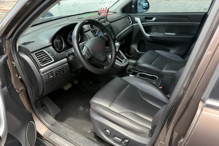 Used Haval H6 2015 Sport Edition 1.5T Automatic Two-Wheel Drive Luxury Model Interior 3