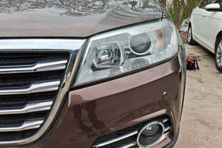 Used Haval H6 2015 Sport Edition 1.5T Automatic Two-Wheel Drive Luxury Model Left Front Headlight