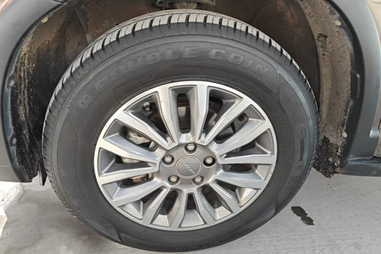 Used Haval H6 2015 Sport Edition 1.5T Automatic Two-Wheel Drive Luxury Model Left Front Wheel Hub
