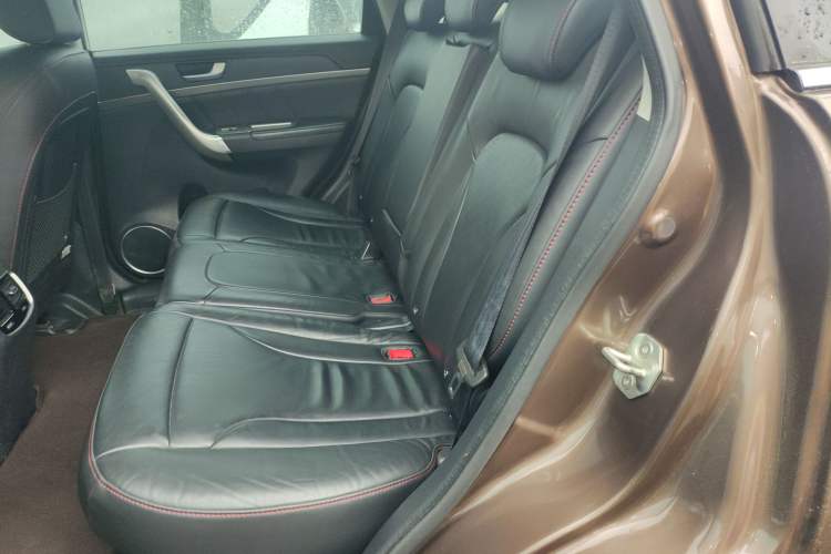 Used Haval H6 2015 Sport Edition 1.5T Automatic Two-Wheel Drive Luxury Model Left Rear Seat