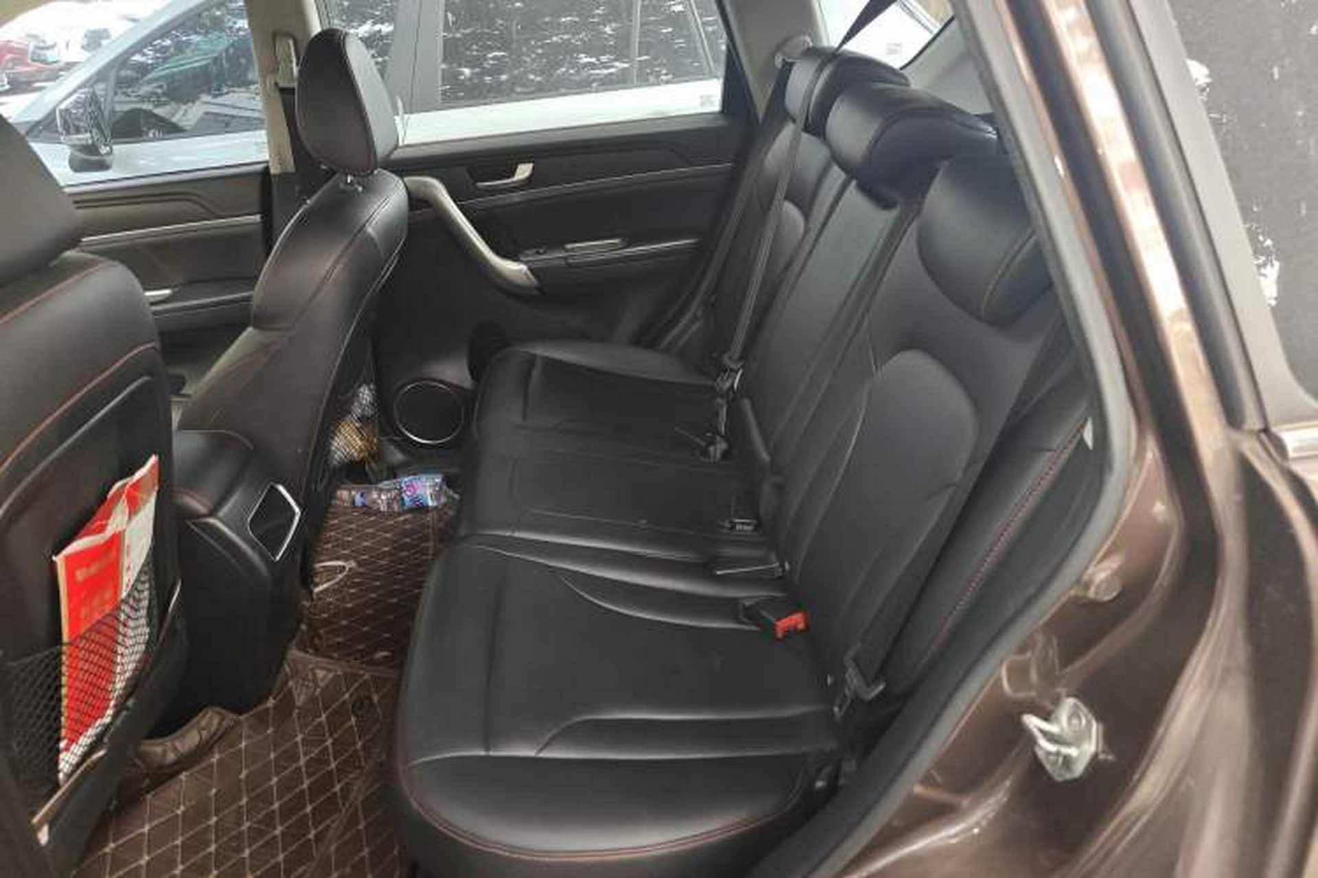 Used Haval H6 2015 Sport Edition 1.5T Automatic Two-Wheel Drive Luxury Model Left Rear Seat