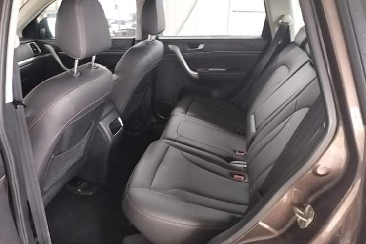 Used Haval H6 2015 Sport Edition 1.5T Automatic Two-Wheel Drive Luxury Model Left Rear Seat