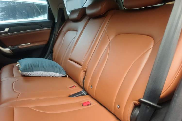 Used Haval H6 2015 Sport Edition 1.5T Automatic Two-Wheel Drive Luxury Model Left Rear Seat