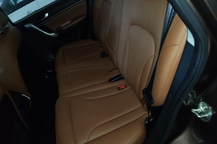 Used Haval H6 2015 Sport Edition 1.5T Automatic Two-Wheel Drive Luxury Model Left Rear Seat