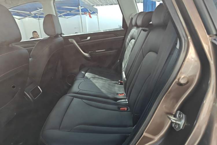Used Haval H6 2015 Sport Edition 1.5T Automatic Two-Wheel Drive Luxury Model Left Rear Seat