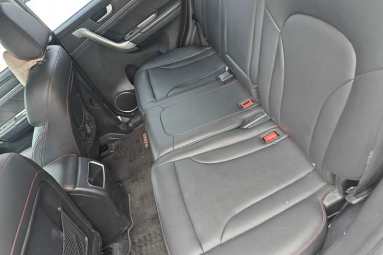 Used Haval H6 2015 Sport Edition 1.5T Automatic Two-Wheel Drive Luxury Model Left Rear Seat