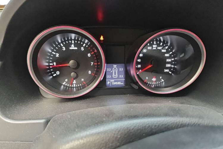 Used Haval H6 2015 Sport Edition 1.5T Automatic Two-Wheel Drive Luxury Model Odometer Close Up