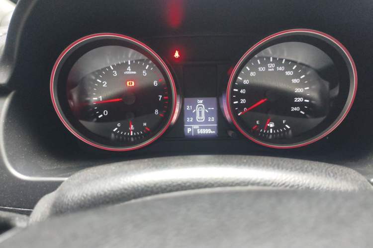 Used Haval H6 2015 Sport Edition 1.5T Automatic Two-Wheel Drive Luxury Model Odometer Close Up