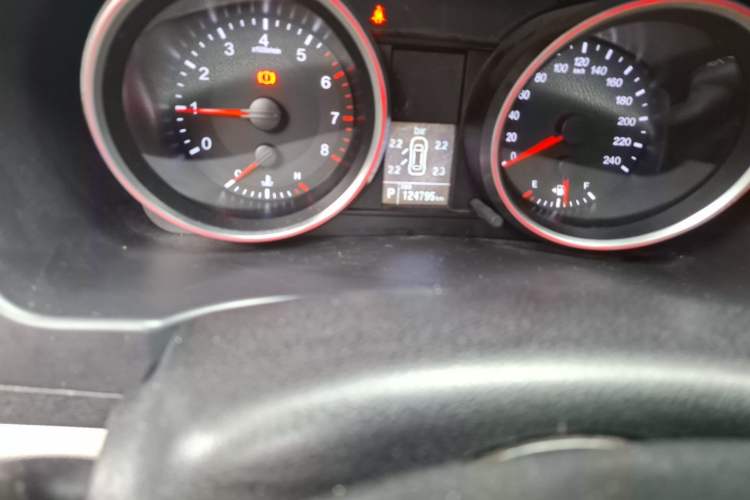 Used Haval H6 2015 Sport Edition 1.5T Automatic Two-Wheel Drive Luxury Model Odometer Close Up