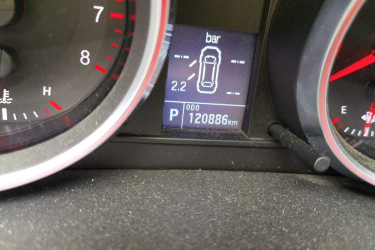 Used Haval H6 2015 Sport Edition 1.5T Automatic Two-Wheel Drive Luxury Model Odometer Close Up