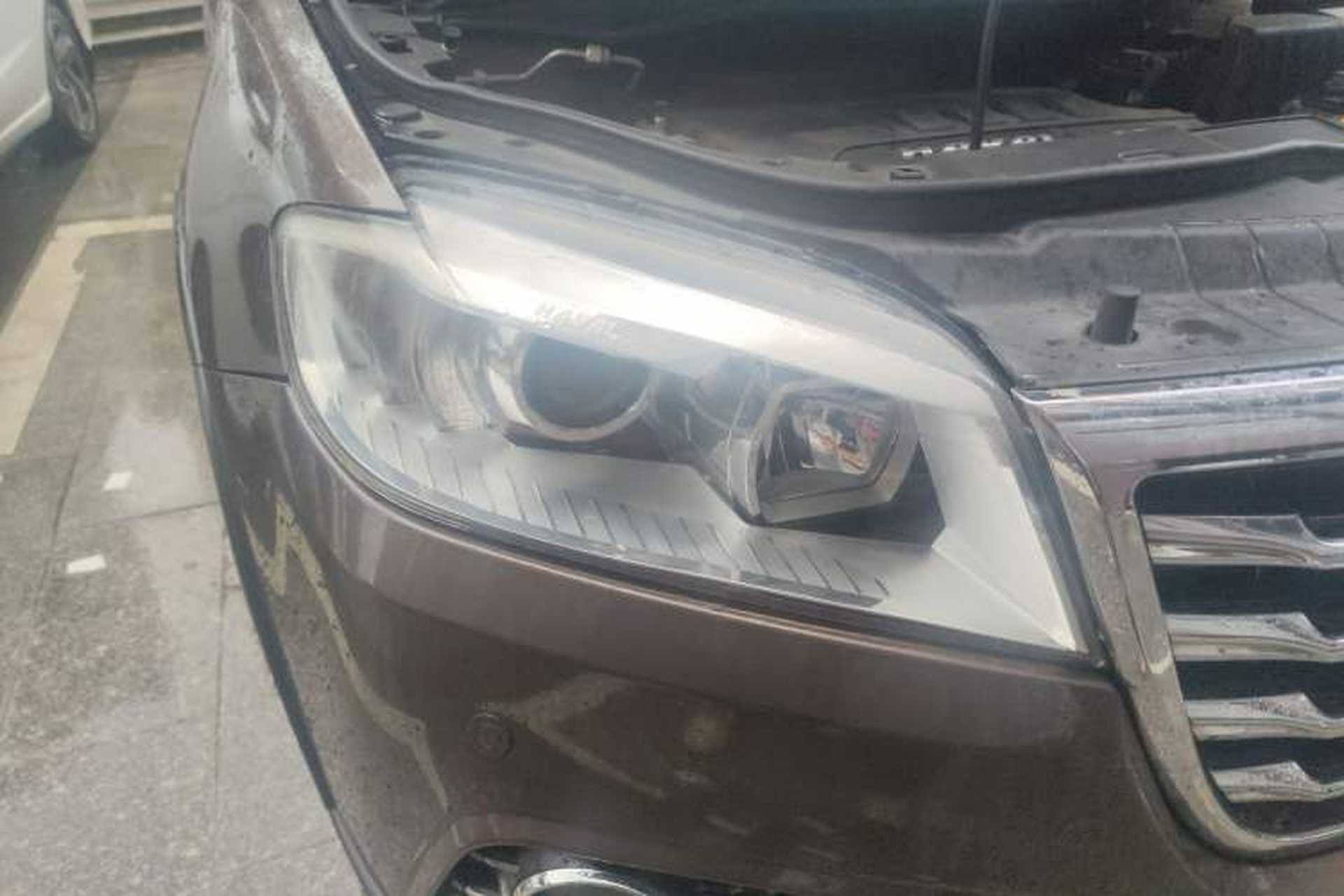 Used Haval H6 2015 Sport Edition 1.5T Automatic Two-Wheel Drive Luxury Model Right Front Headlight