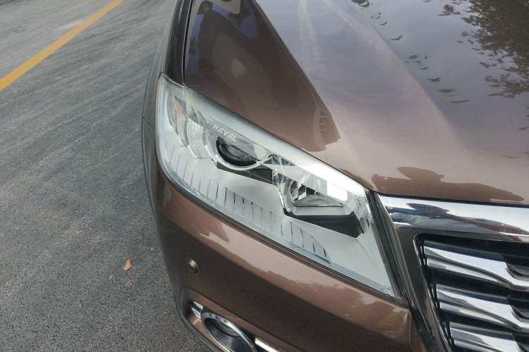 Used Haval H6 2015 Sport Edition 1.5T Automatic Two-Wheel Drive Luxury Model Right Front Headlight