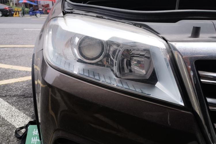 Used Haval H6 2015 Sport Edition 1.5T Automatic Two-Wheel Drive Luxury Model Right Front Headlight