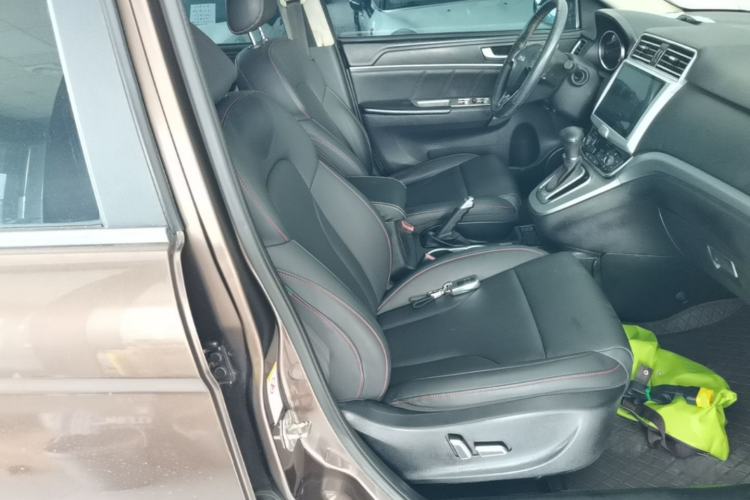 Used Haval H6 2015 Sport Edition 1.5T Automatic Two-Wheel Drive Luxury Model Right Front Seat