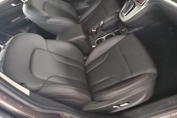 Used Haval H6 2015 Sport Edition 1.5T Automatic Two-Wheel Drive Luxury Model Right Front Seat