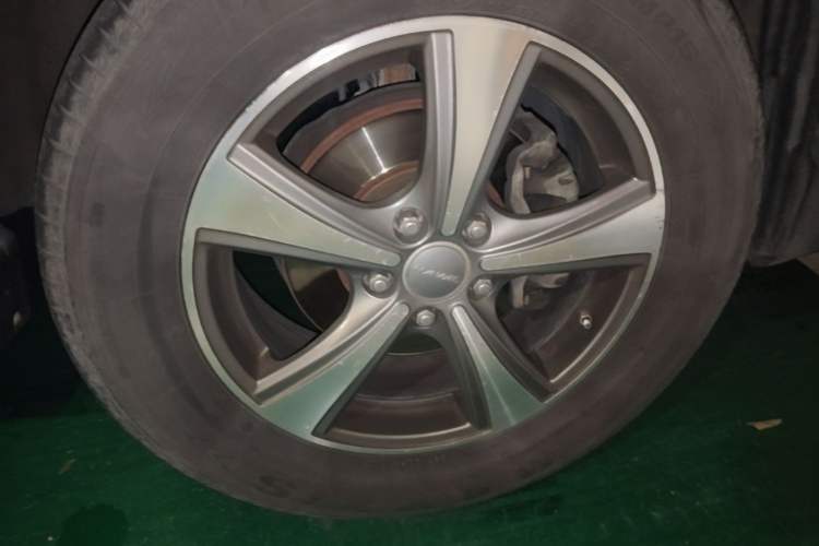 Used Haval H6 2015 Sport Edition 1.5T Manual Two-Wheel Drive Elite Model Right Front Wheel Hub